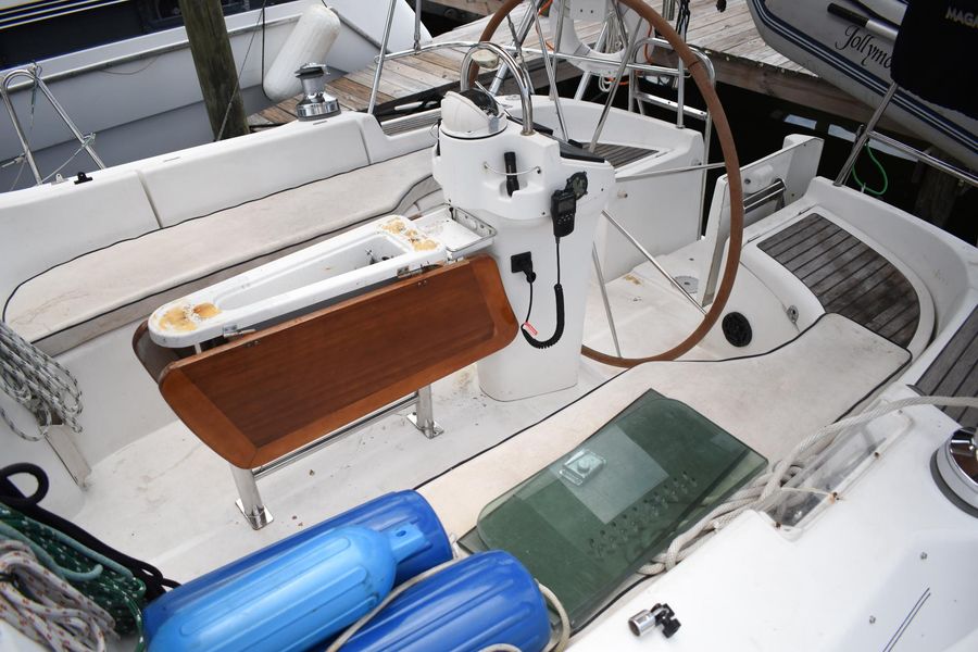 2005 Beneteau 423