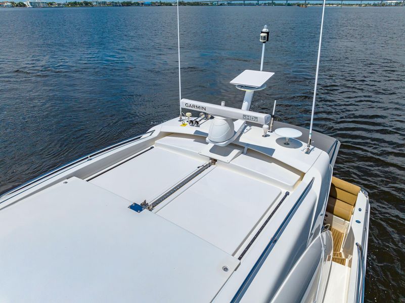 2012 Riviera 5000 Sport Yacht