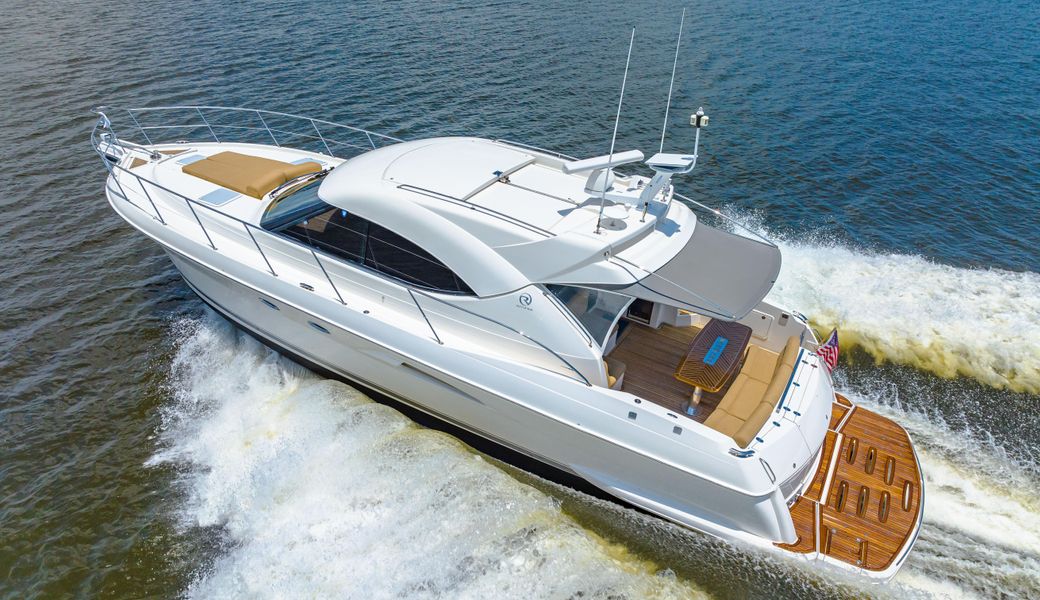 2012 Riviera 5000 Sport Yacht