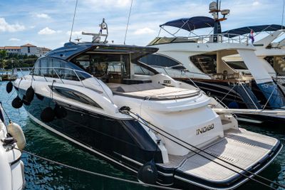 Yacht