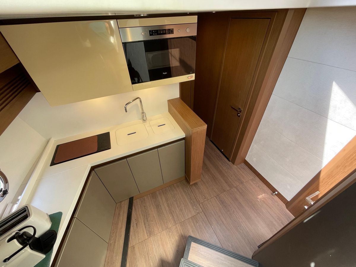 2019 Beneteau 44 