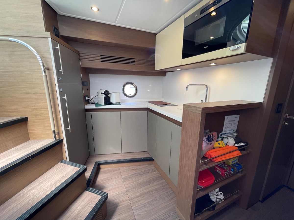 2019 Beneteau 44 