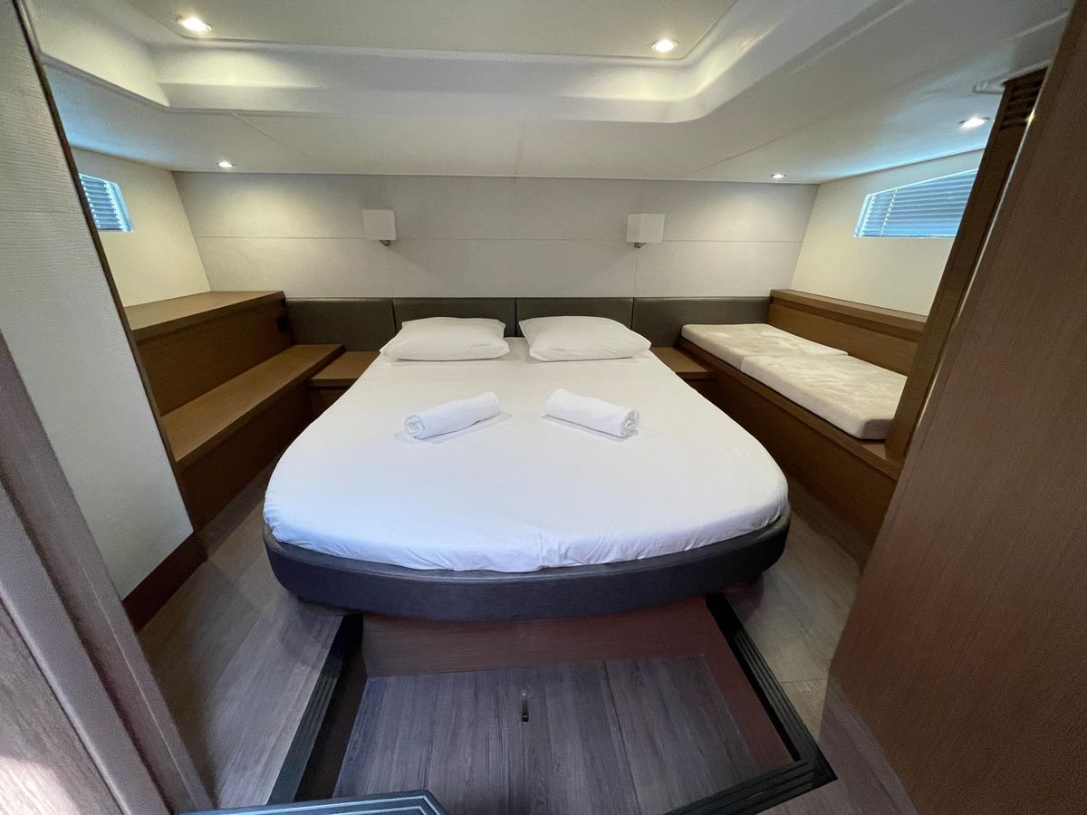 2019 Beneteau 44 