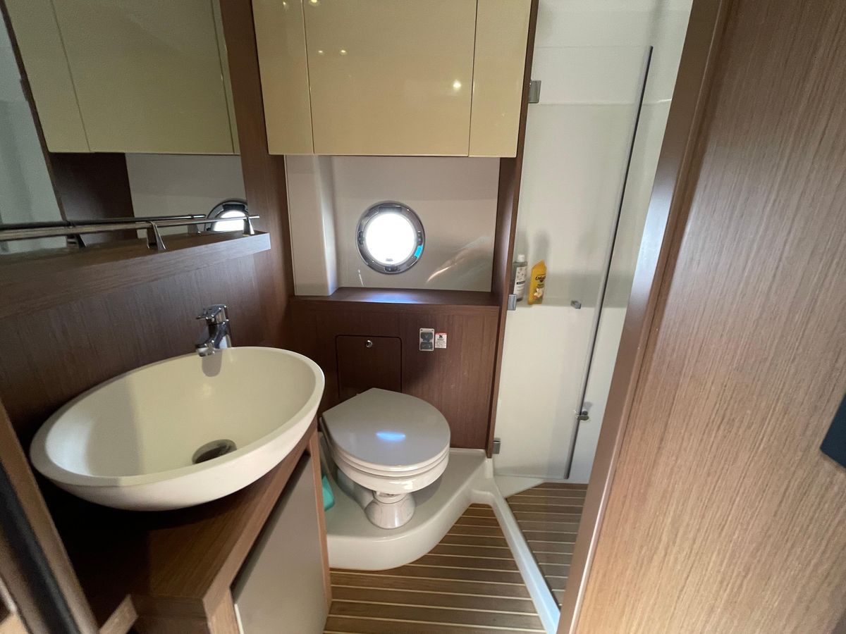 2019 Beneteau 44 