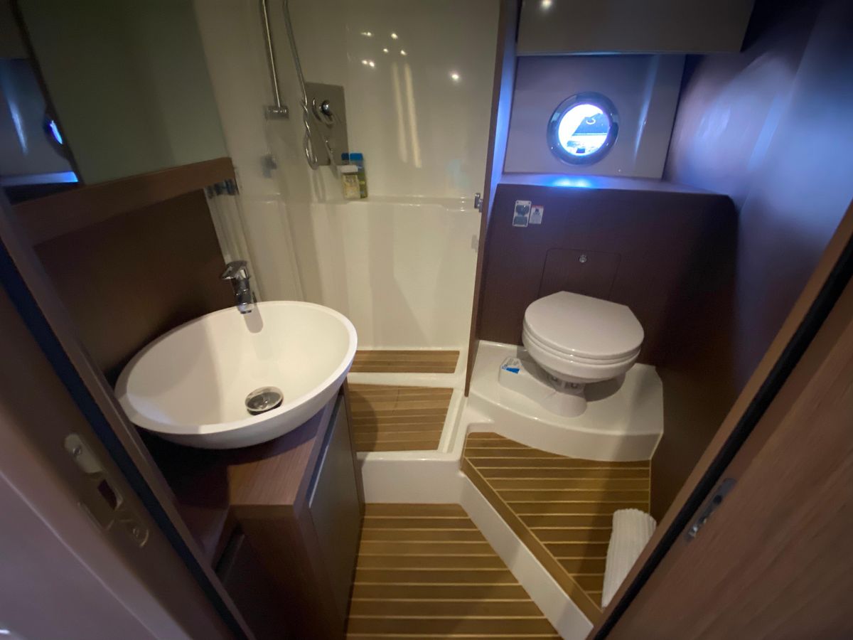 2019 Beneteau 44 
