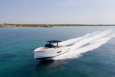 2021 De Antonio Yachts D42