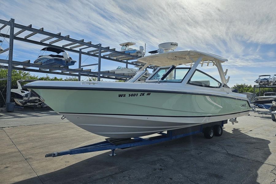 2021 Boston Whaler 280 Vantage