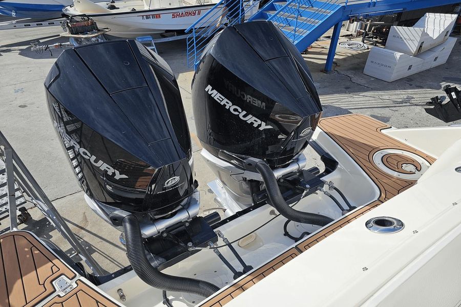 2021 Boston Whaler 280 Vantage