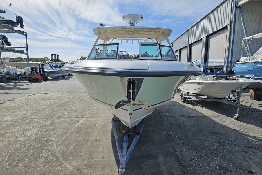 2021 Boston Whaler 280 Vantage