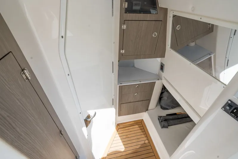 Caymas Yacht Photos Pics 