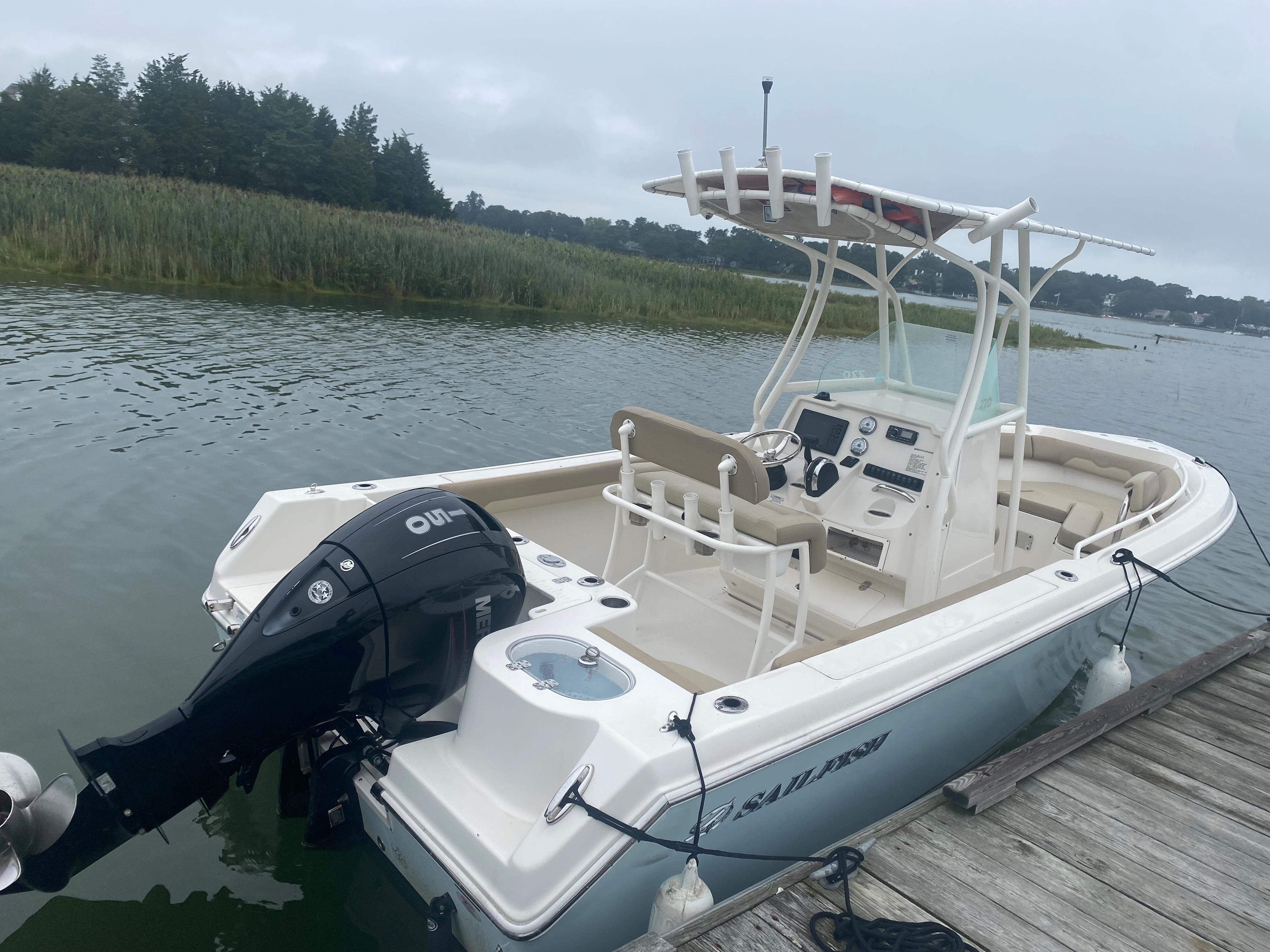 2017 Sailfish 220 CC