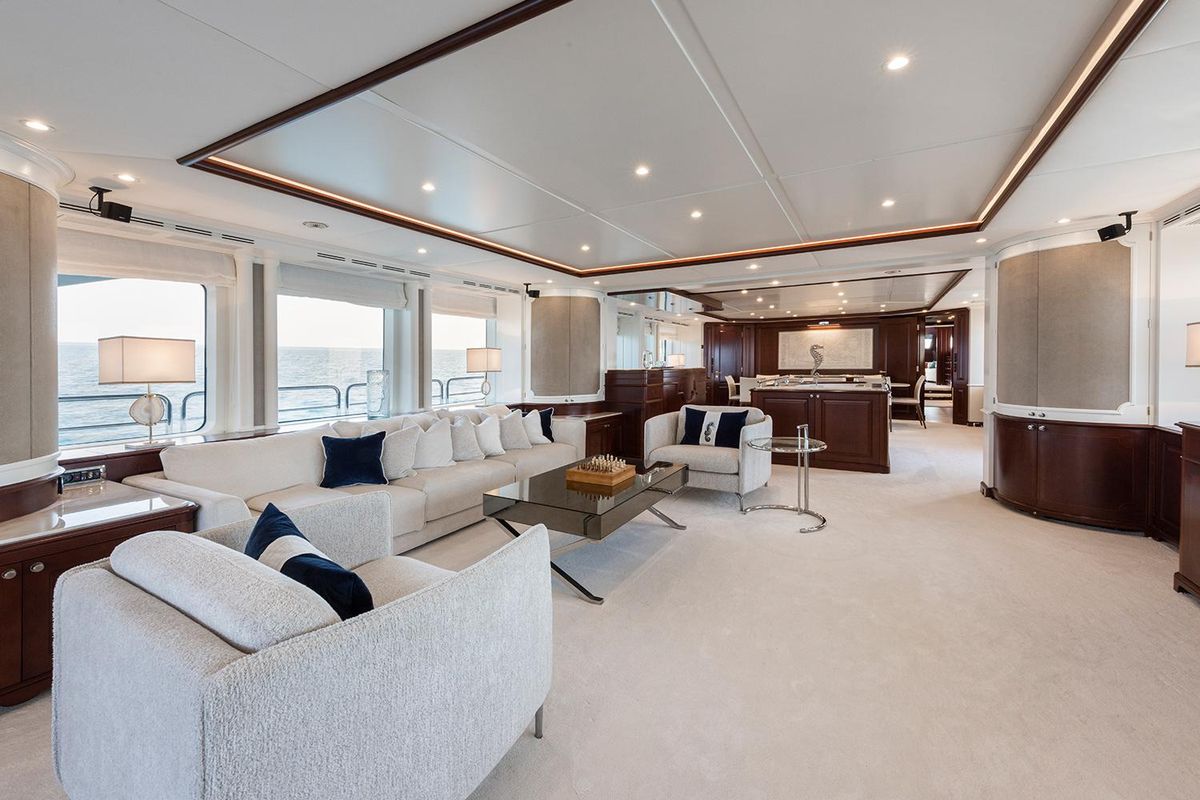 2009 Benetti 120 