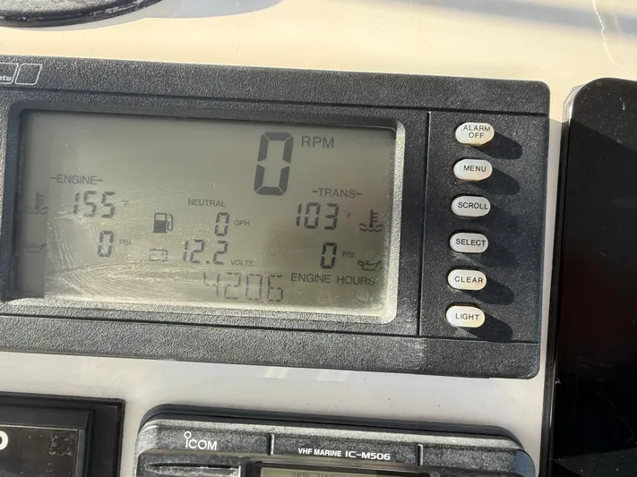 Turnin Fins Yacht Photos Pics 