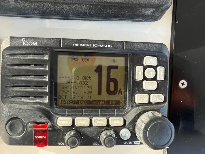 Turnin Fins Yacht Photos Pics 