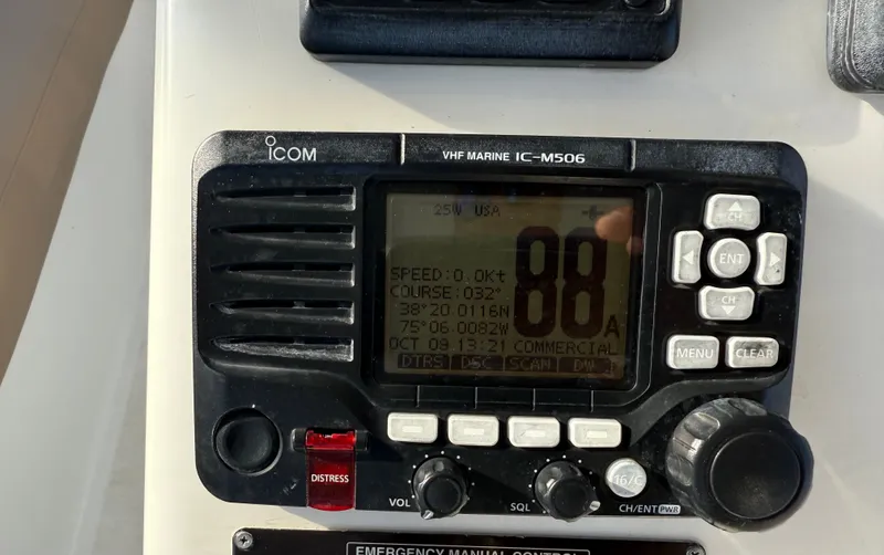 Turnin Fins Yacht Photos Pics 