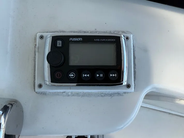 Turnin Fins Yacht Photos Pics 