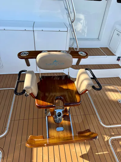 Turnin Fins Yacht Photos Pics 