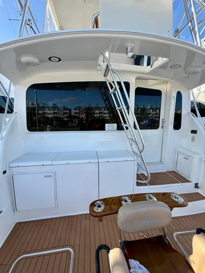 Turnin Fins Yacht Photos Pics 