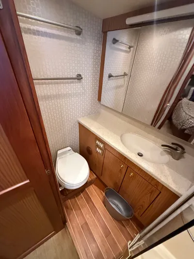 Turnin Fins Yacht Photos Pics 