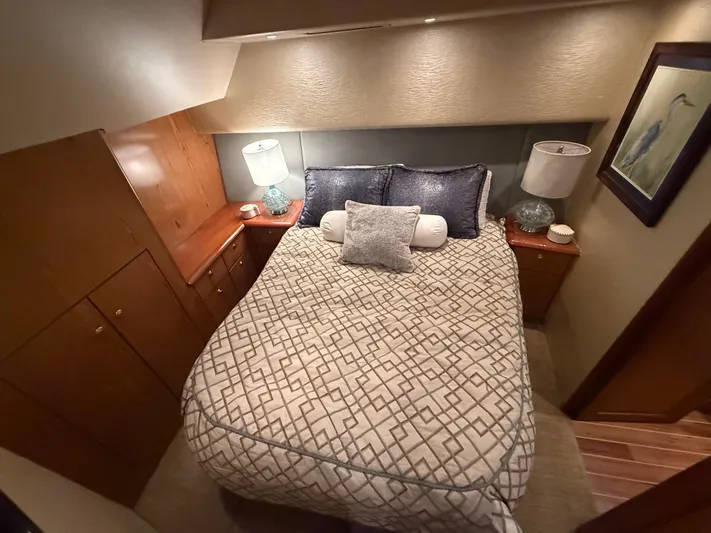 Turnin Fins Yacht Photos Pics 