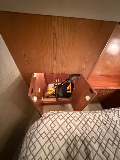 Turnin Fins Yacht Photos Pics 