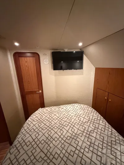 Turnin Fins Yacht Photos Pics 