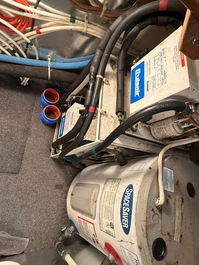 Turnin Fins Yacht Photos Pics 