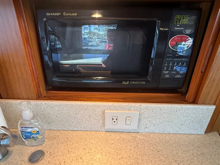 Turnin Fins Yacht Photos Pics 