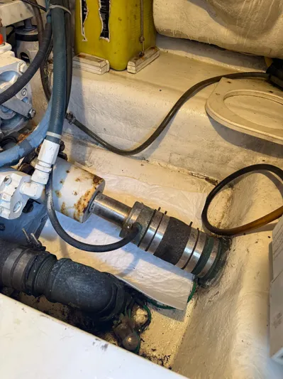 Turnin Fins Yacht Photos Pics 