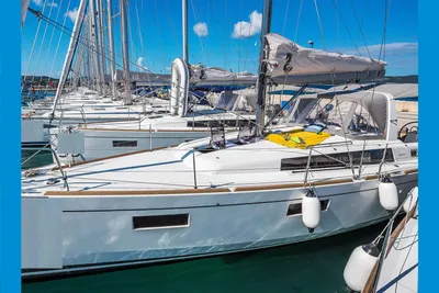 2018 Beneteau Oceanis 38.1