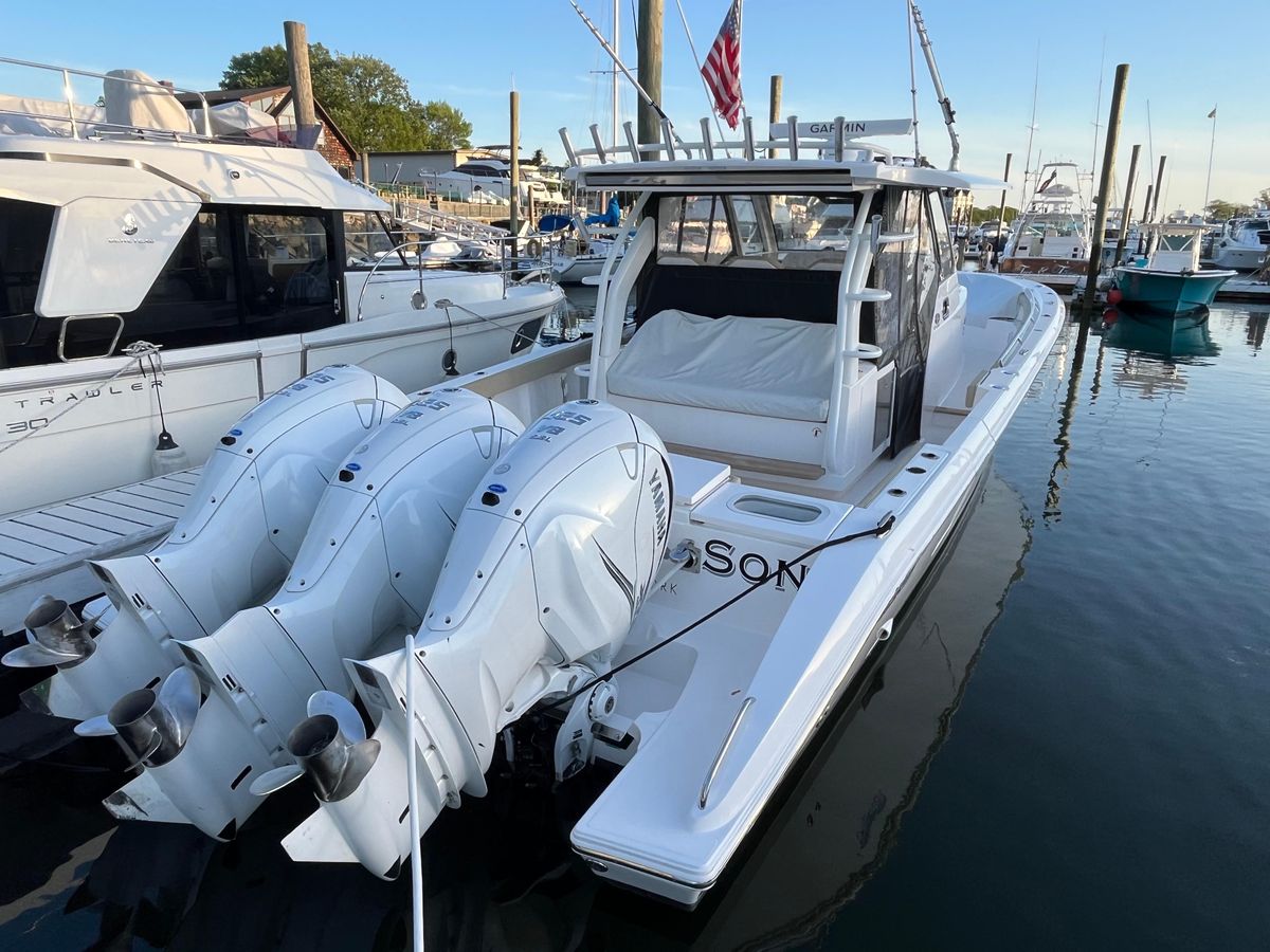 2019 Pursuit 42 