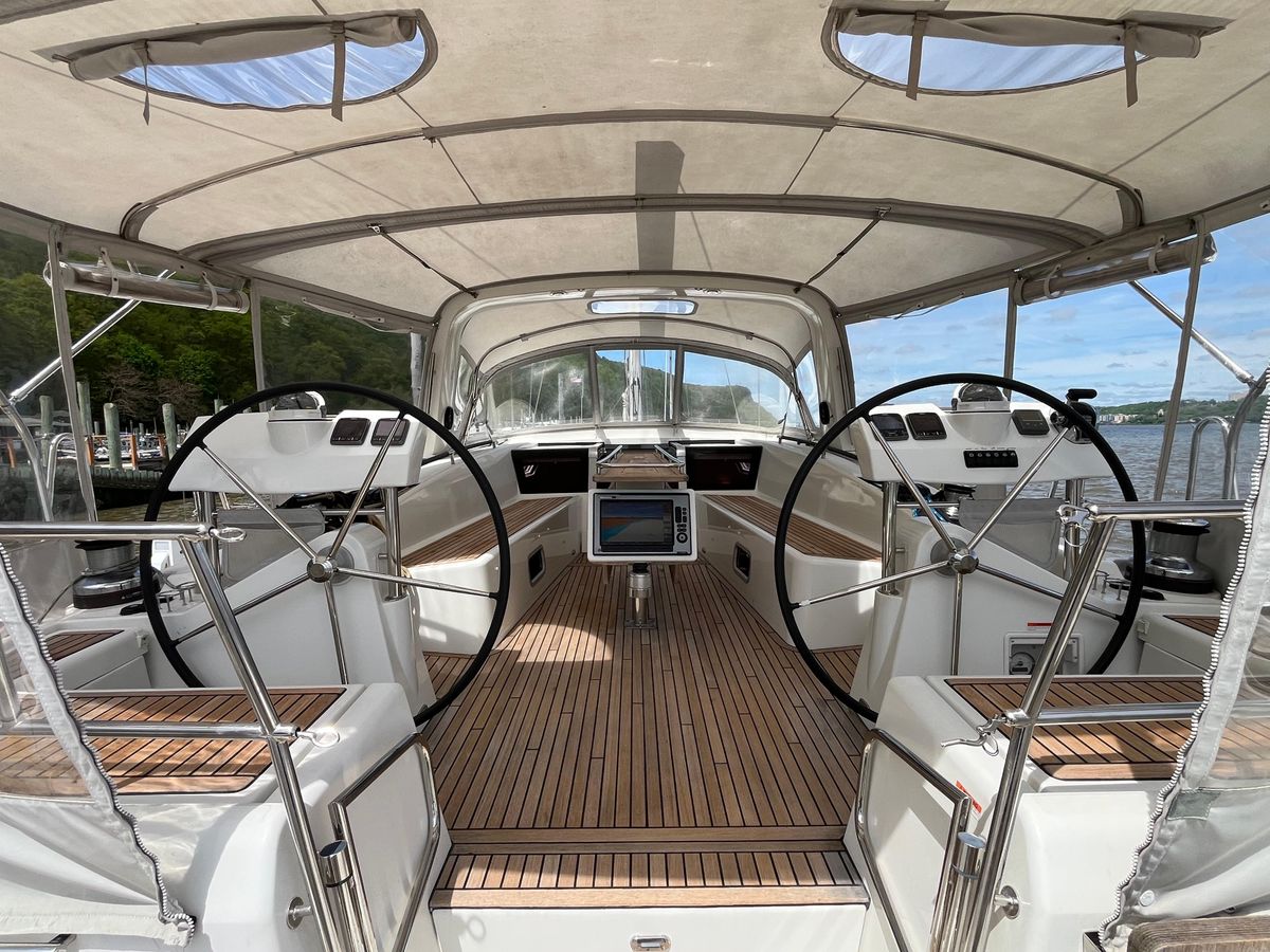 2012 Beneteau 58 
