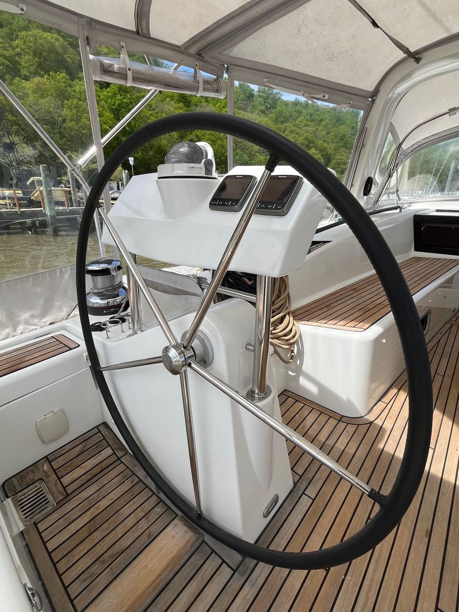 2012 Beneteau 58 