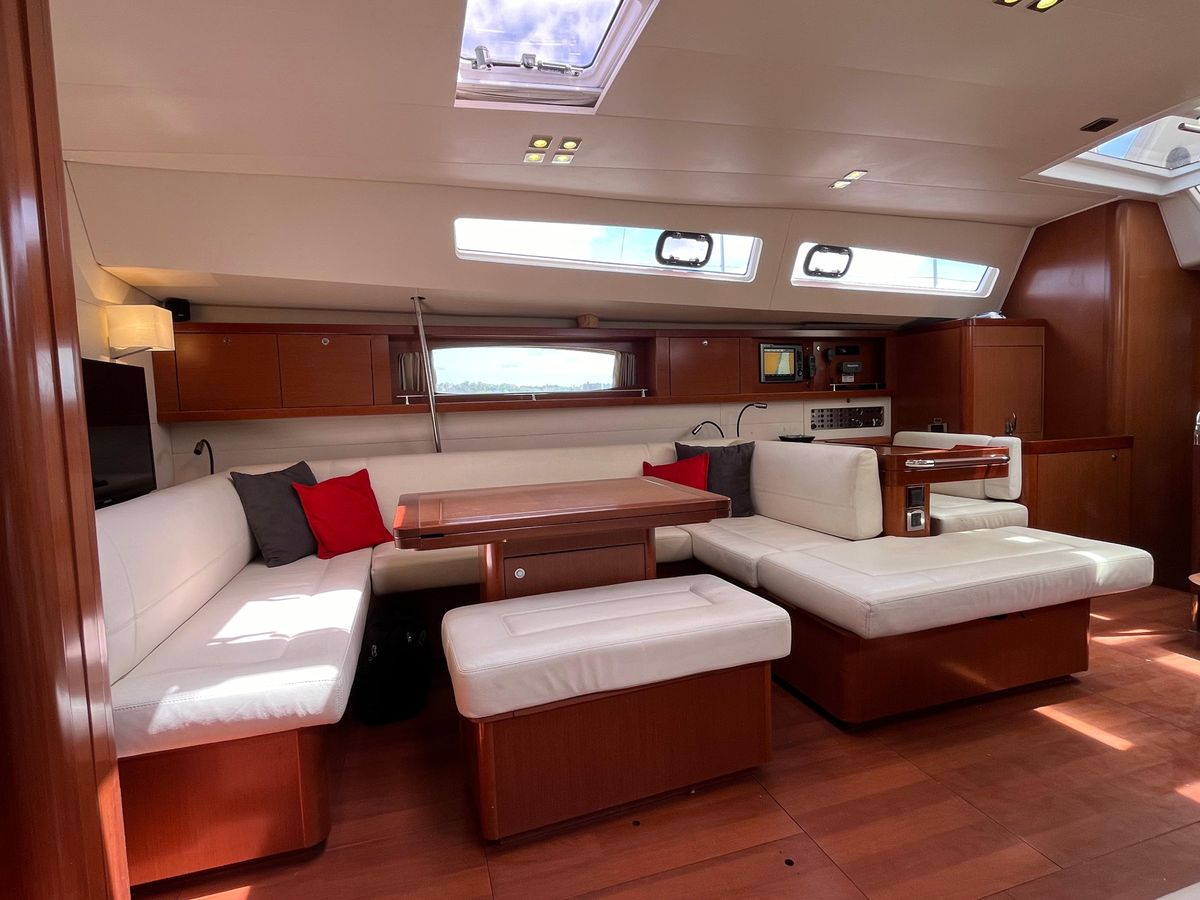 2012 Beneteau 58 