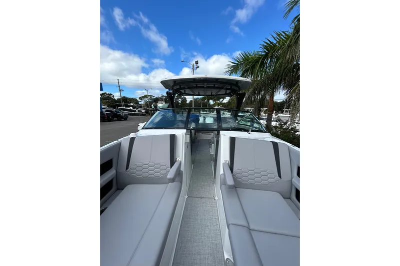  Yacht Photos Pics 2026 Four Winns H9 OB boat interior with sleek seating and modern design.