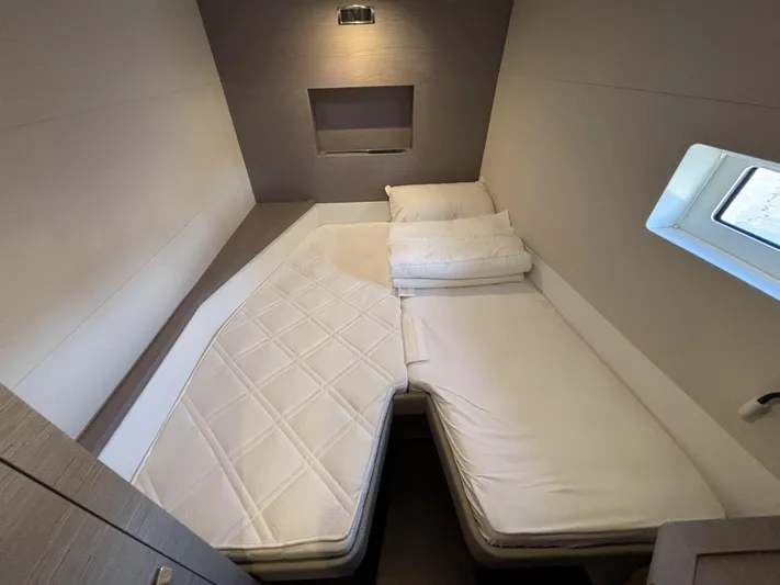 Barcajack Yacht Photos Pics 2022 Fountaine Pajot MY6 cabin with twin beds and modern design.