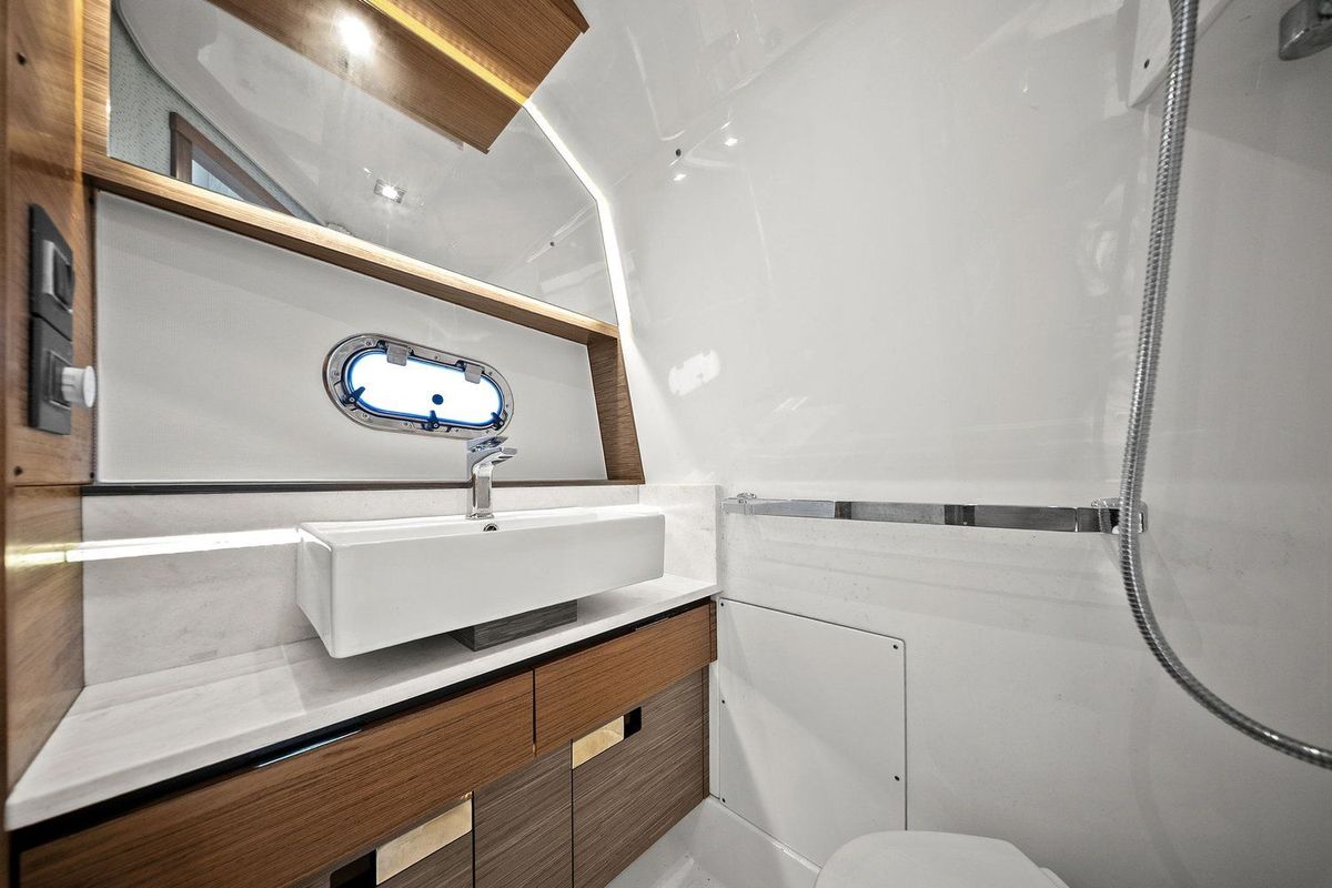 2021 Tiara Yachts 43 