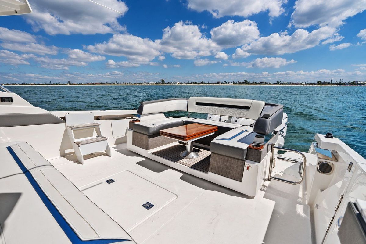 2021 Tiara Yachts 43 