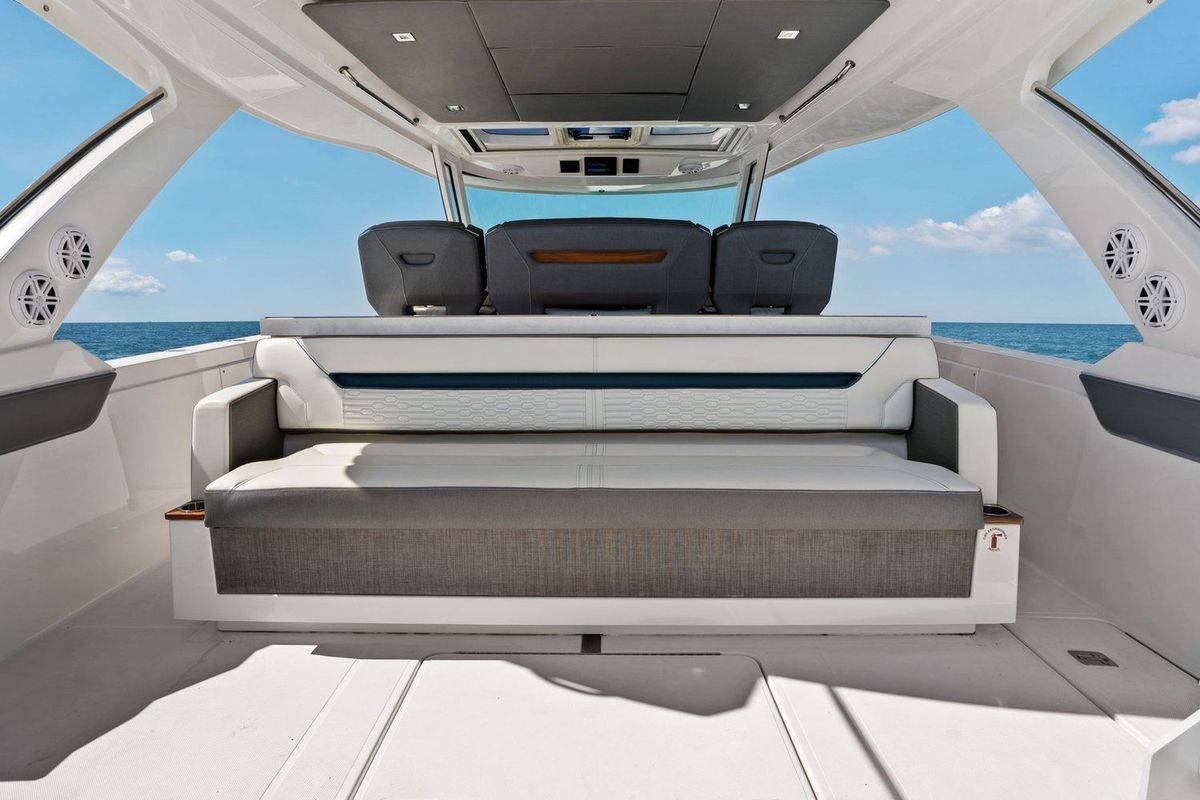 2021 Tiara Yachts 43 