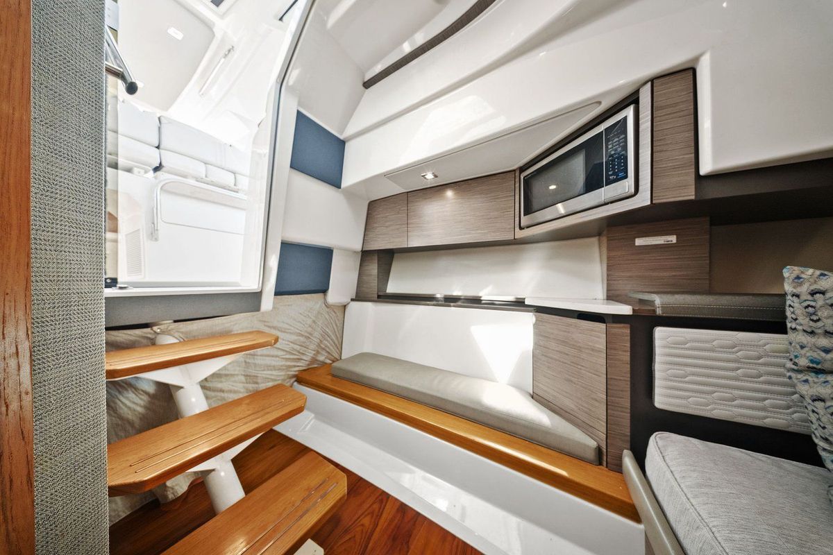 2021 Tiara Yachts 43 