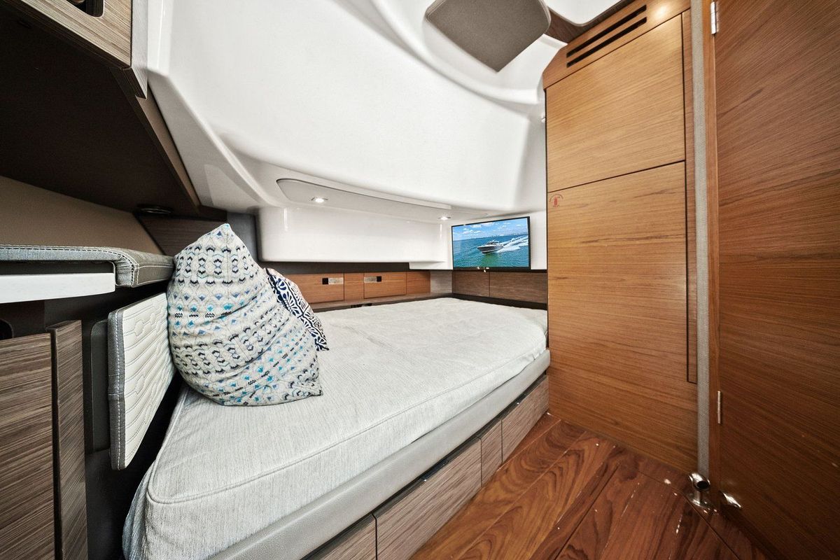 2021 Tiara Yachts 43 