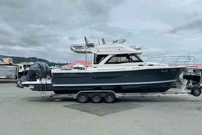 Cutwater C-32 CB
