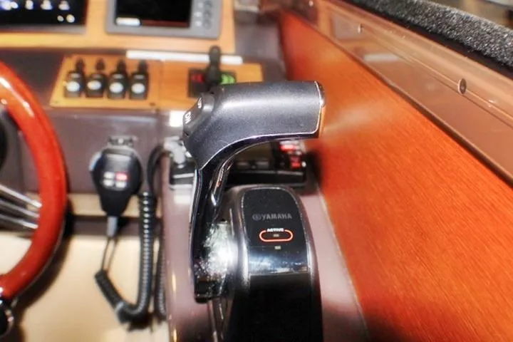 Knot Working Yacht Photos Pics Control panel of 2020 Ranger Tugs R-27 boat with Yamaha throttle.