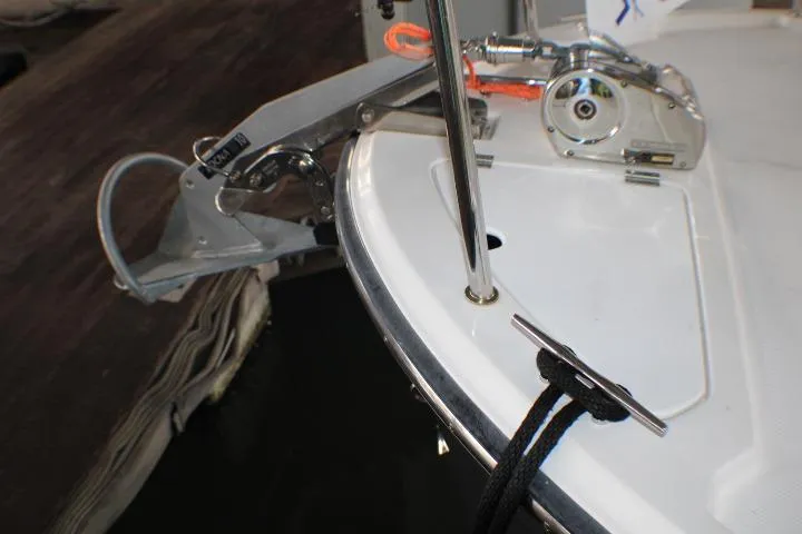 Knot Working Yacht Photos Pics Bow of 2020 Ranger Tugs R-27 with anchor and cleat.