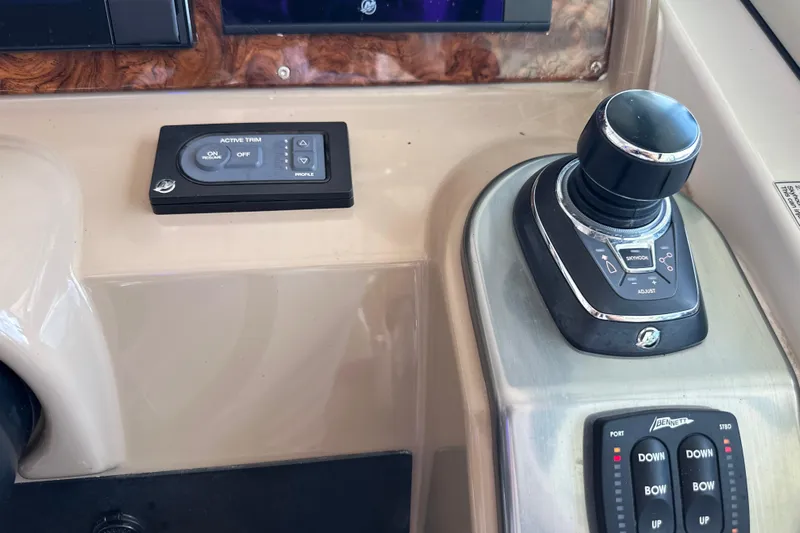  Yacht Photos Pics 2018 Formula 370 Super Sport boat controls with joystick and trim settings.