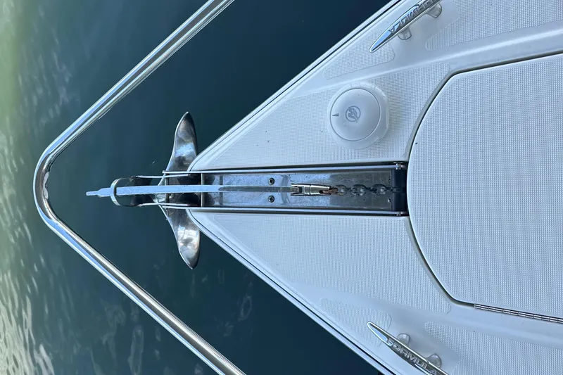  Yacht Photos Pics Bow of 2018 Formula 370 Super Sport boat with anchor and railing.