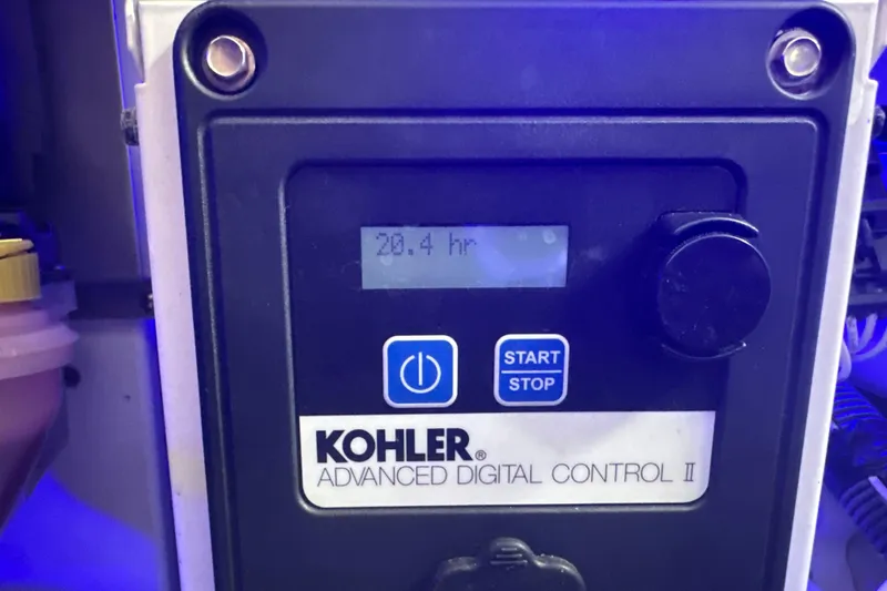  Yacht Photos Pics Kohler Advanced Digital Control II displaying 20.4 hours on Formula 370 Super Sport 2018.