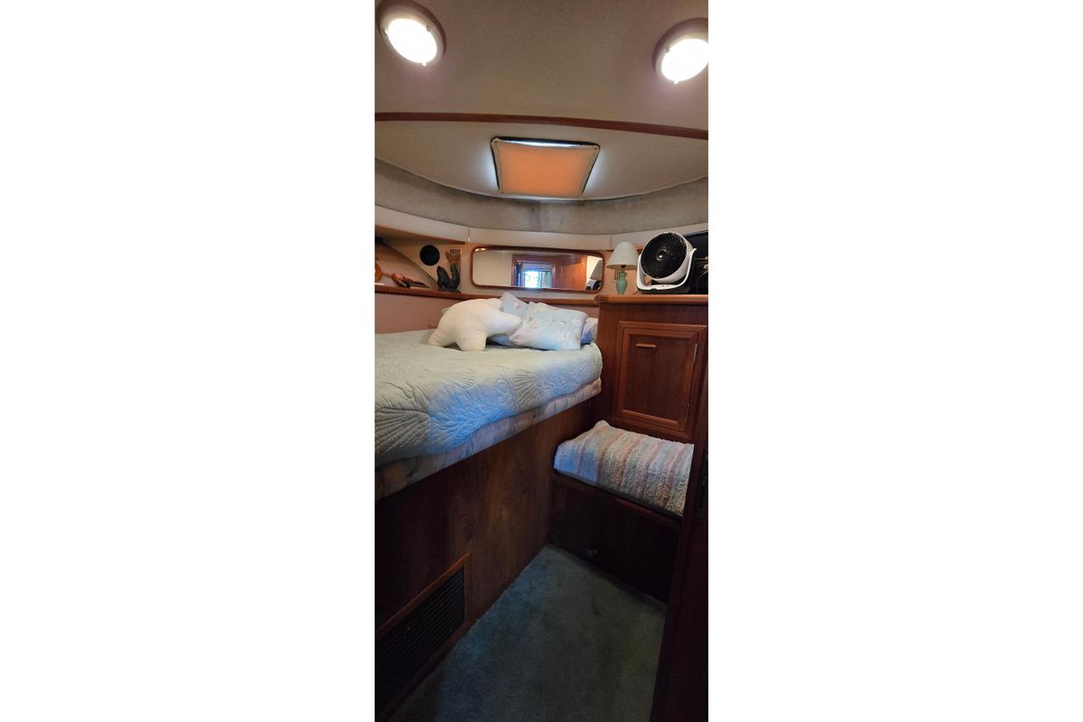 1989 Carver 42 
