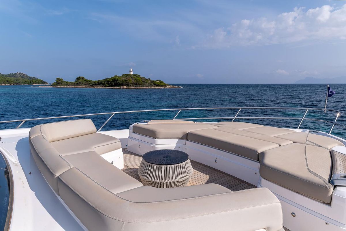 2019 Princess 80 