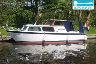 1974 Motorboat 830